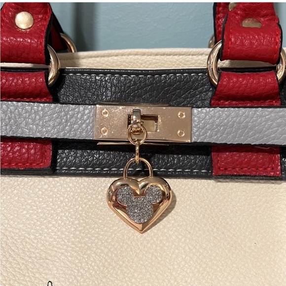 The Bradford Exchange Disney Mickey and Minnie Love Story Handbag. Like New. - Picture 5 of 14